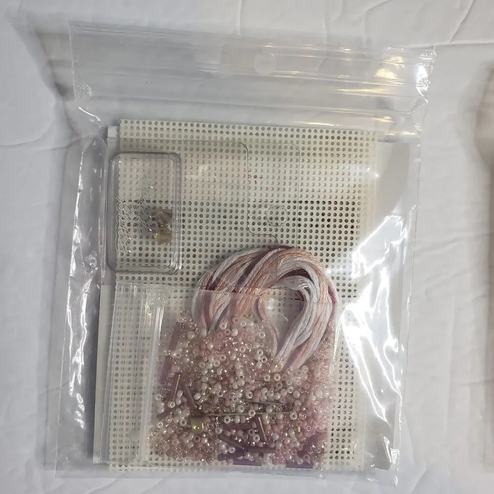 MILL HILL Rose Dragonfly Pin MHDF5 Counted Glass Bead Cross Stitch Kit NEW